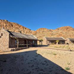 Canyon Village - unsere Unterkunft. Wir warten auf Terence. 🤠