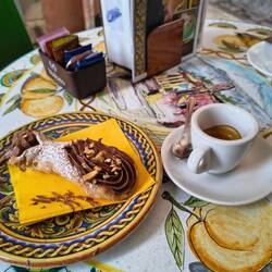 Cannolo und Espresso