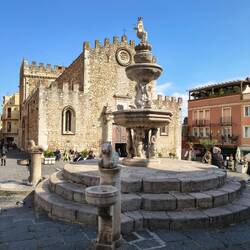 Duomo mit Brunnen