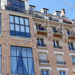 Windows with contrast