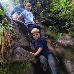 Und am nächsten Morgen wagen wir die Kletterei zum Gipfel