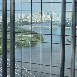 We dont have front river views BUT... look at that reflection from next door! 🙌