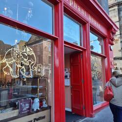 Hier schrieb J.K. Rowling Harry Potter :D