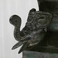 Bronze, ca. 3000 Jahre alt