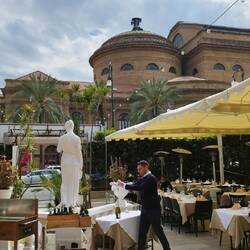 Warten auf 🍽️ im Paket 🫣