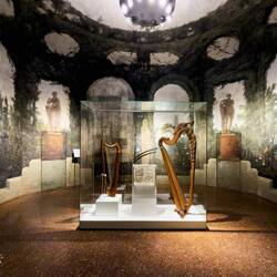 Sala alla Boschericcia ... and two of four sixteenth-century chromatic harps in the world — MIBdM.