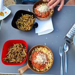 Endlich mal wieder "Hausmannskost" mit pikantem Bohnensalat