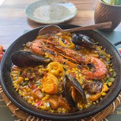 I had a nice paella lunch at a nearby restaurant after my Sagrada Família visit.