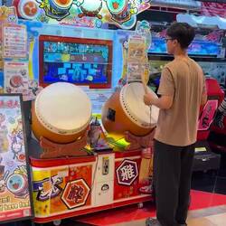 Dans un grand Mall ... c'est mieux que les jeux de guerre !🥰