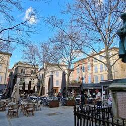 Place Frédéric Mistral (provenzalisches Dichter, Nobelpreis 1904)