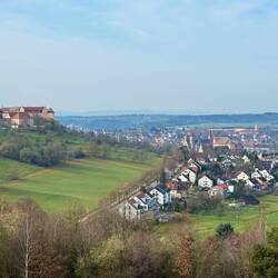 Aus- und Weitblick zum Schloss und Ort Ellwangen