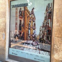 Plakat Historia Viva: Lebendige Geschichte, verkörpert durch die Menschentürme