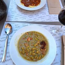 Im Restaurant Tòful forum - Vorspeise: Pasta des Tages + katalanische Bohnen 😋😋