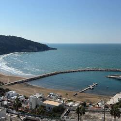 Blick auf den Hafen von Peschici