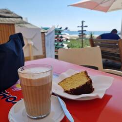 Orangechueche und ignä portugisische Kafi wo mit G aafoht