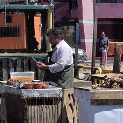 Hier wird Pyure ausgenommen. Eine Spezialität hier!