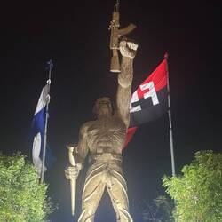 Monumento al Combatiente Popular