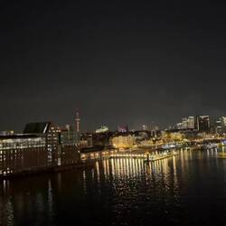 Blick auf Hamburg bei Nacht