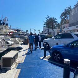 Flanieren an der Hafenpromenade