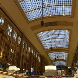 Die Shopping Meile am Bahnhof - der grösste Kopfbahnhof Europas