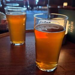 2 Bier ca. 16 Euro