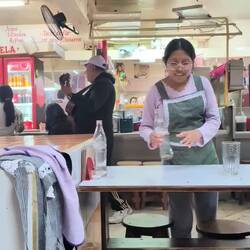 Wir essen uns durch die Markthalle