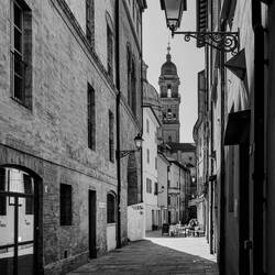Via della Croce Bianca in B&W — Reggio Emilia, Italy.