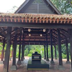 Grab eines Sultans im Park