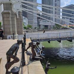 People of the River - nicht echt, aber Kunst