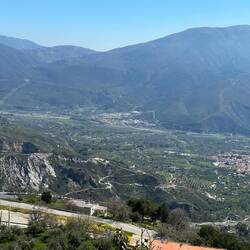 The vega and Rio Guadalfeo - lots of grain, but too flat for a rodezno mill.