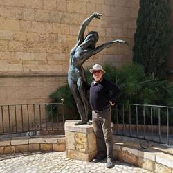 Skulptur "Dansa" des Künstlers Josep Salvador Jassans