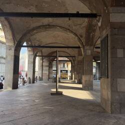 Loggia dei Mercanti Whispering Gallery.