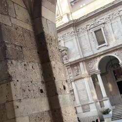 A video showing the direction that whispers take at the whispering gallery.