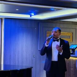 Pre-dinner show