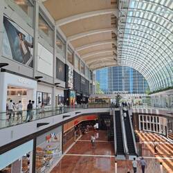 Im Marina Bay Shopping Centre wird's dekadent