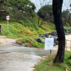 Das Schild wurde aufgestellt, habe dann beim Joggen doch lieber da kehrt gemacht :D