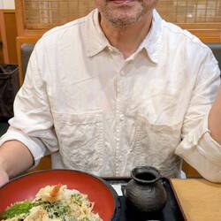 Tempura, wir waren in einem Laden nahe eines Orthopädie Fachhandels, dh nur alte Leute...war skurill