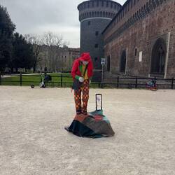 Street performer, Castello Sforzesco.