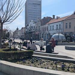 Some "babas" (grandmas) chatting; round dome is for smokers to have their coffee in.