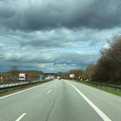 ...los gehts noch bei Wind & Regen...