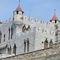 Auch hier gibt es ein Schloss