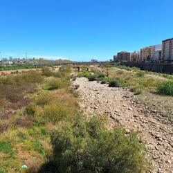 Ausgetrocknetes Flussbett des Rió Palancia in Sagunt
