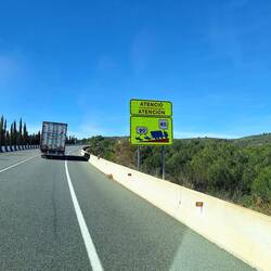 Richtung Valencia - dieses Schild versteht doch jeder 🤓
