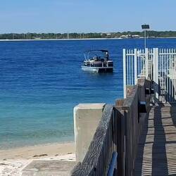 Hier fährt eigentlich eine NPS Personfähre ...