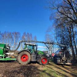Hier wird wahrscheinlich Gülle nachgetankt.