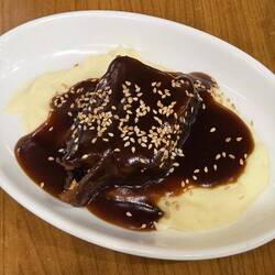 Braised beef on potato puree