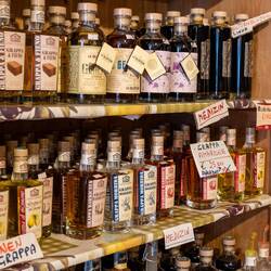 Garage mit Köstlichkeiten & Medizin 🤓