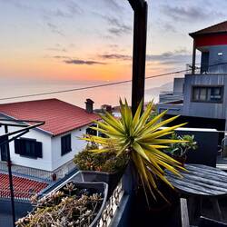 Den Sonnenuntergang können wir direkt von unserer Terrasse aus genießen