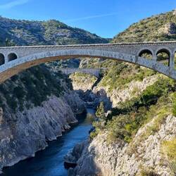 Da sehen die beiden anderen Brücjen fast schöner aus
