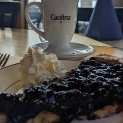 Kakao und Kuchen im Berggasthof Les Pléiades